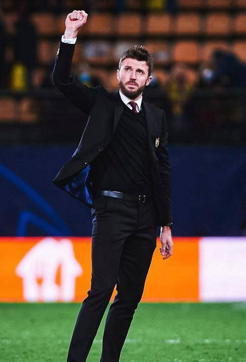 逆转颓势重拾信心：卡里克在曼联起步稳扎稳打，展现出色领导力